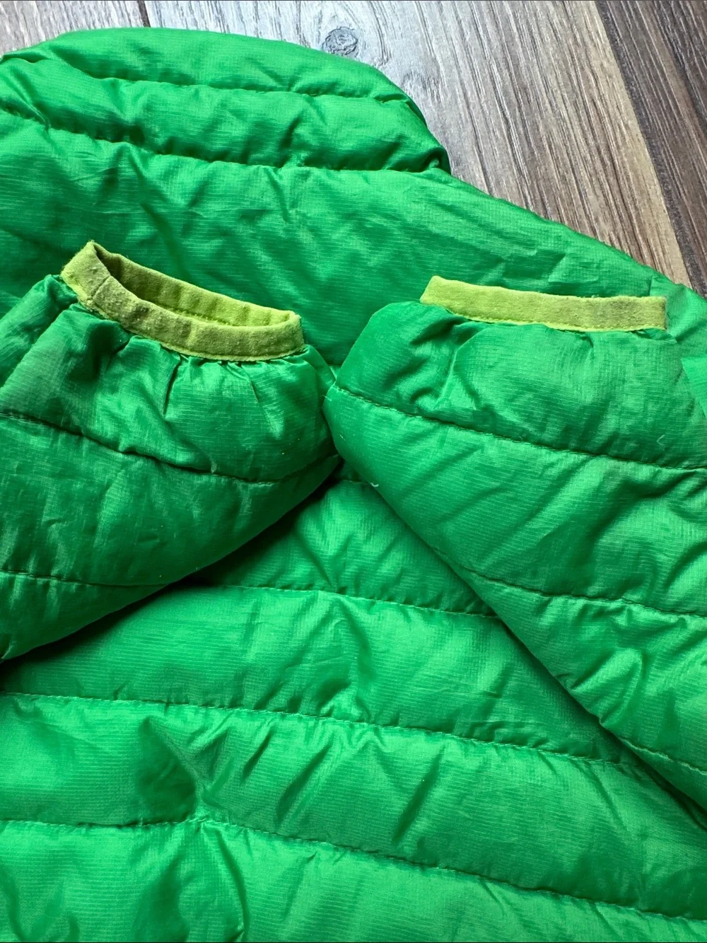 Very Good Patagonia Kids Bright Green Lightweight Puffer Jacket